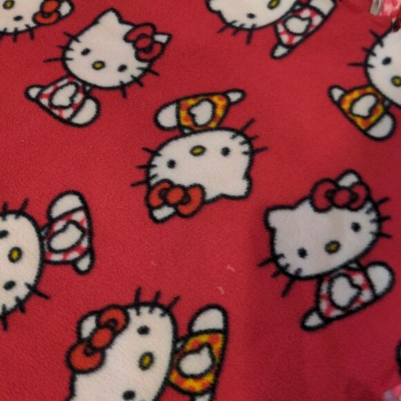 Hello Kitty Fleece Blanket Red Tasseled Size 57x49 All Over Print - Picture 5 of 5